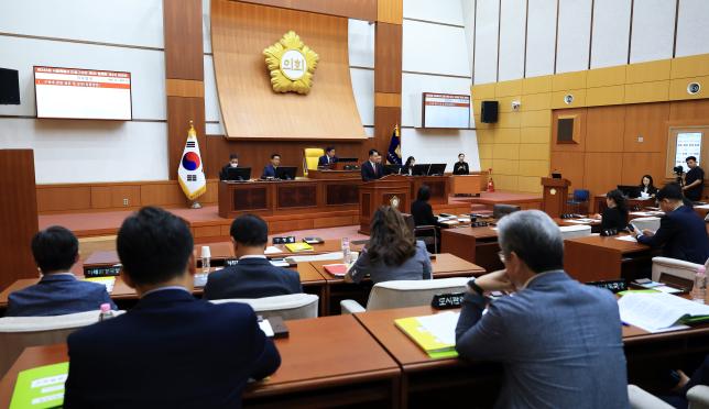 제345회 정례회 구정질문 해당 이미지 입니다