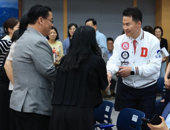 도봉구 모범구민 표창 수여식-1 해당 이미지 입니다