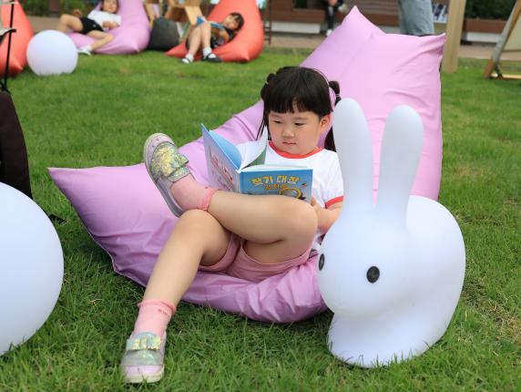 도봉구청 광장 야외도서관 해당 이미지 입니다