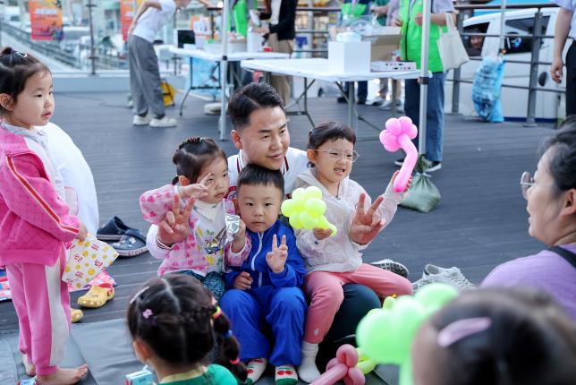 영화마을 야외 영화 상영 해당 이미지 입니다