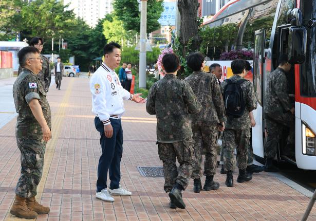 예비군 훈련 환송 해당 이미지 입니다