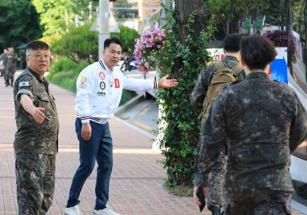 예비군 훈련 환송 해당 이미지 입니다