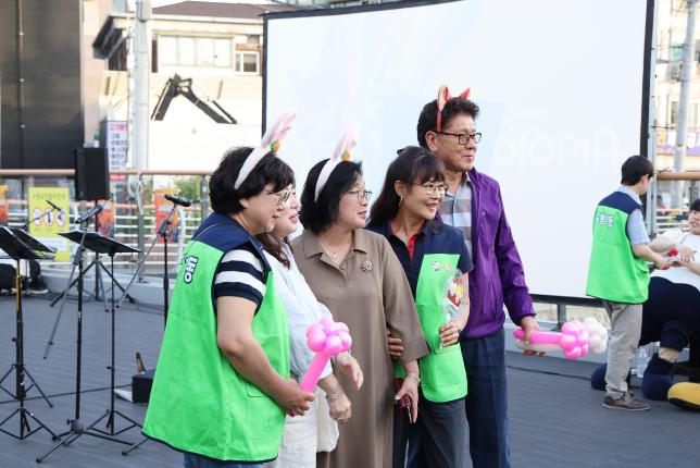 영화마을 야외 영화 상영 해당 이미지 입니다