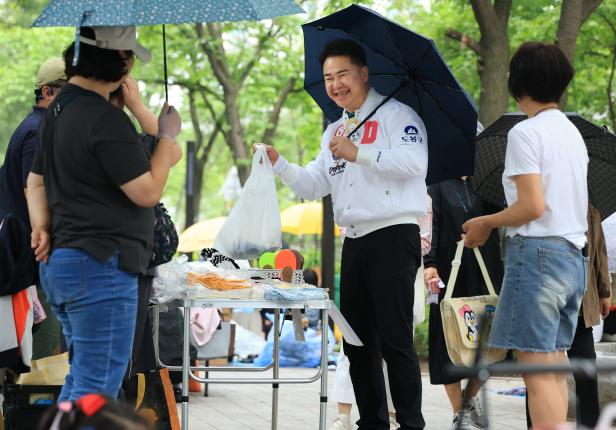 방학3동 주민자치회 벼룩시장 해당 이미지 입니다