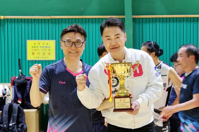 다락원 배드민턴 청년부 격려 해당 이미지 입니다