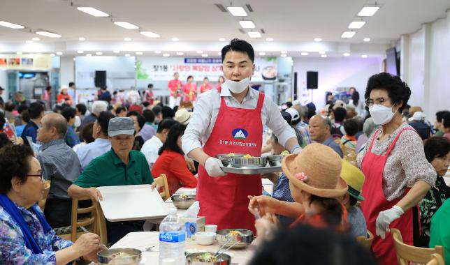 창1동 '사랑의 복달임 삼계탕 나눔' 행사 해당 이미지 입니다