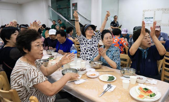 창1동 '사랑의 복달임 삼계탕 나눔' 행사 해당 이미지 입니다