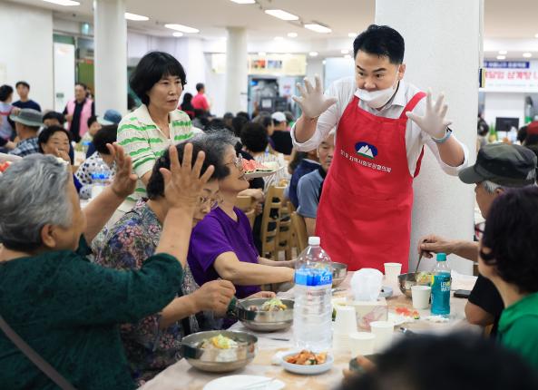 창1동 '사랑의 복달임 삼계탕 나눔' 행사 해당 이미지 입니다