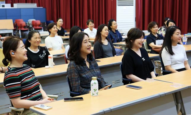 구립여성합창단 신규단원 위촉장 수여식 해당 이미지 입니다