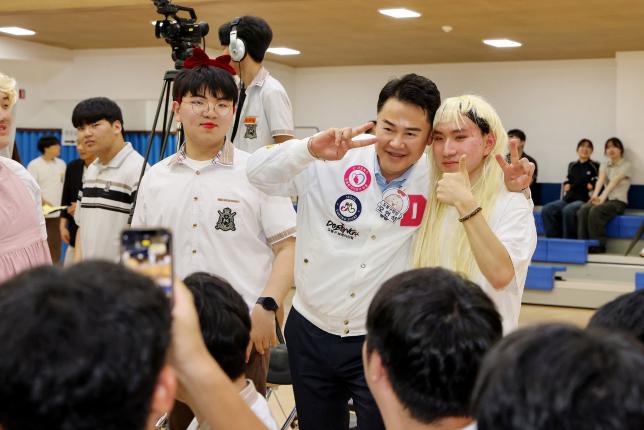 선덕고 주민과 함께하는 합창 한마당 해당 이미지 입니다
