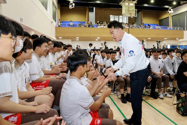 선덕고 주민과 함께하는 합창 한마당 해당 이미지 입니다