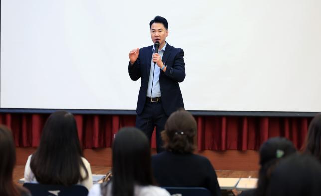 구립여성합창단 신규단원 위촉장 수여식 해당 이미지 입니다