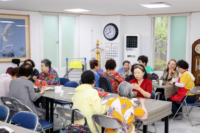 북한산 아이파크 경로당 초복행사 해당 이미지 입니다