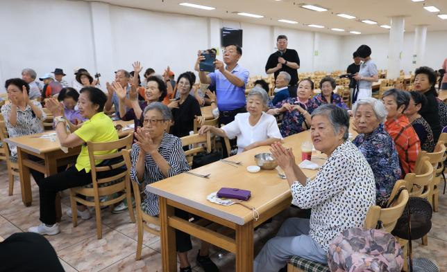 농아인협회 도봉구지회 복날맞이 위안 행사 해당 이미지 입니다