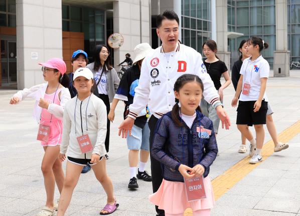도봉구립소년소녀합창단 2025 하계 워크숍 환송 해당 이미지 입니다