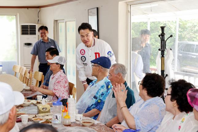 성황당 경로당 복날행사 해당 이미지 입니다