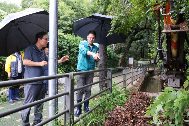 수해 피해 현장 점검 해당 이미지 입니다