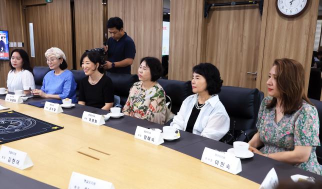 2025 희망온돌 따뜻한겨울나기 유공자 표창 수여 해당 이미지 입니다