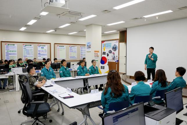 을지훈련 최초 상황보고회, 군장비 전시 해당 이미지 입니다