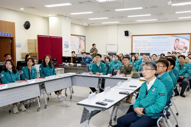 을지훈련 최초 상황보고회, 군장비 전시 해당 이미지 입니다