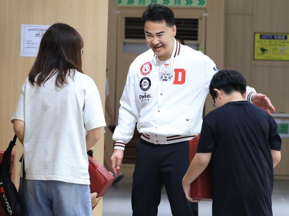 누구나 예술로 동행 가족뮤지컬 마카롱 공연 해당 이미지 입니다