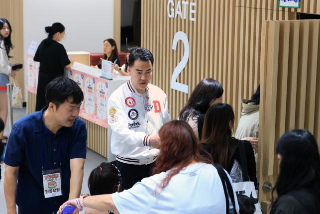 누구나 예술로 동행 가족뮤지컬 마카롱 공연 해당 이미지 입니다