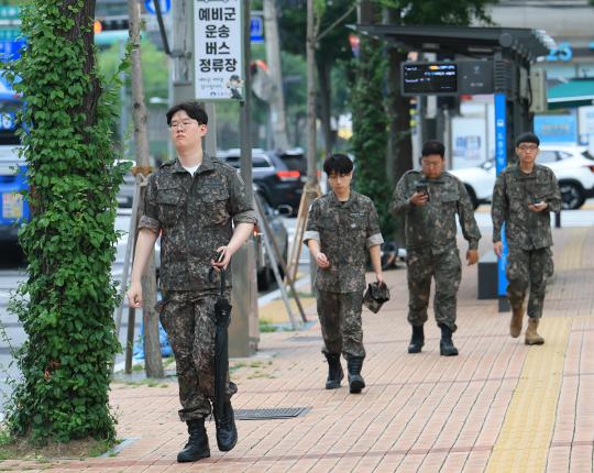 예비군 훈련 환송  해당 이미지 입니다