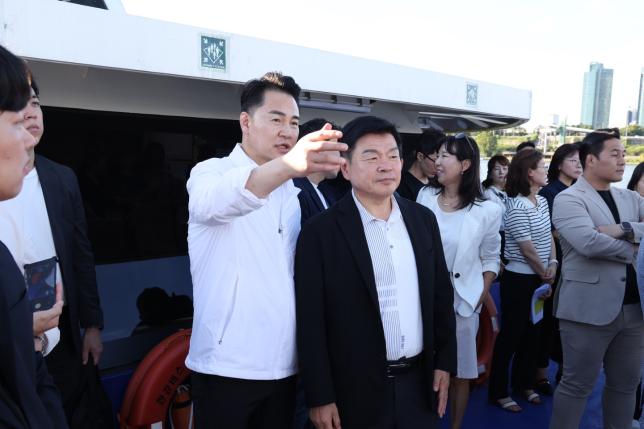 한강버스 시승 행사