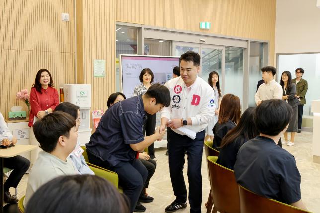 공공기관, 기업 청년인턴 수료식