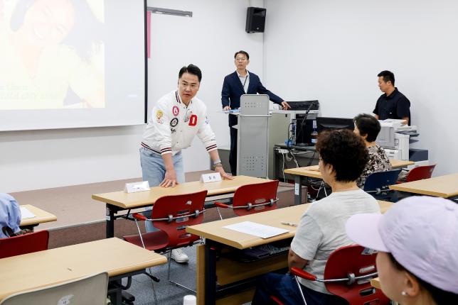 꼼지락 영어 문해교실 - 팝송과 미드 프렌즈