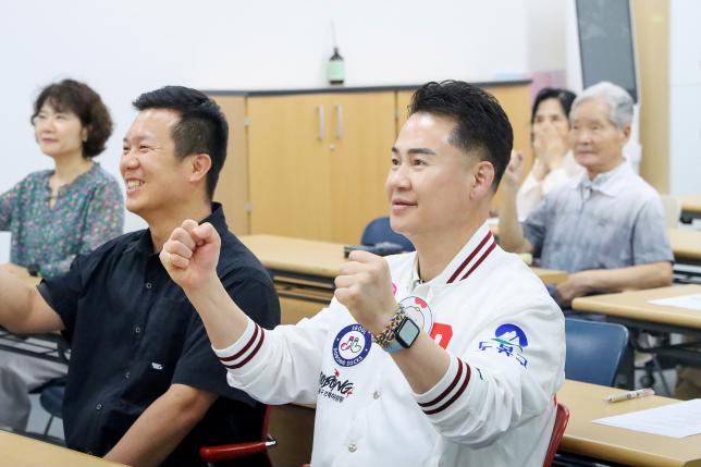 꼼지락 영어 문해교실 - 팝송과 미드 프렌즈