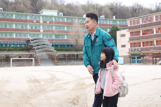 신창초 안전등교 캠페인