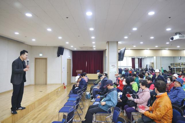 쌍문동 어르신복지관 일자리사업 참여자 문화활동 환송