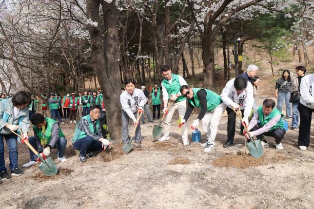 새마을운동 식목일 기념 나무심기 사업 
